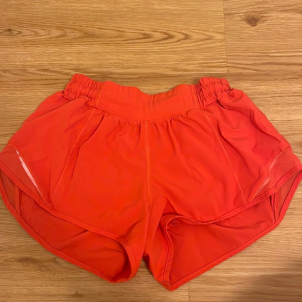 Lululemon hotty hot shorts(size 4 regular 2.5 inseam)